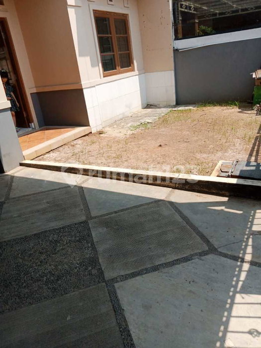 House for rent in Semarang, Indonesia · 3 rooms, 2 baths