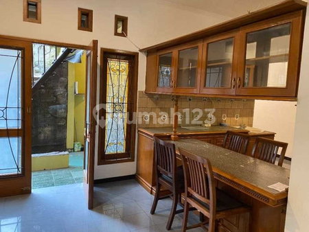 House for rent in Bandung, Indonesia · 3 rooms, 2 baths