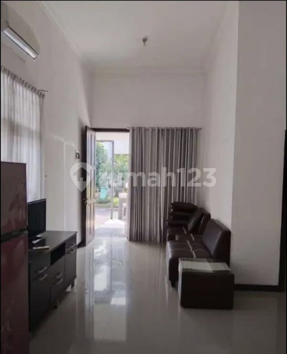 House for rent in Semarang, Indonesia · 2 rooms, 1 bath