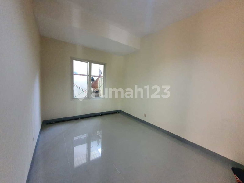 House for rent in Surabaya, Indonesia · 4 rooms, 2 baths