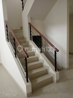 House for rent in Surabaya, Indonesia · 3 rooms, 2 baths