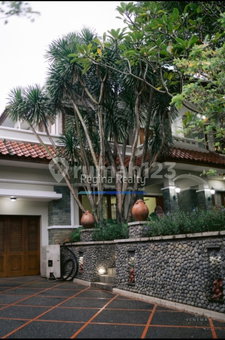House for rent in Medan, Indonesia · Aura · 4 rooms, 5 baths