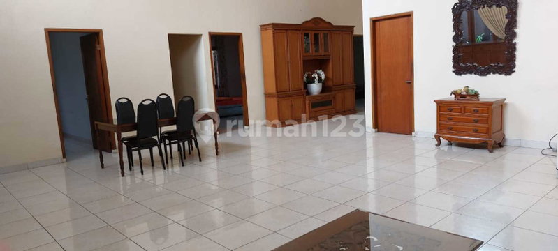 House for rent in Medan, Indonesia · Aura · 5 rooms, 3 baths