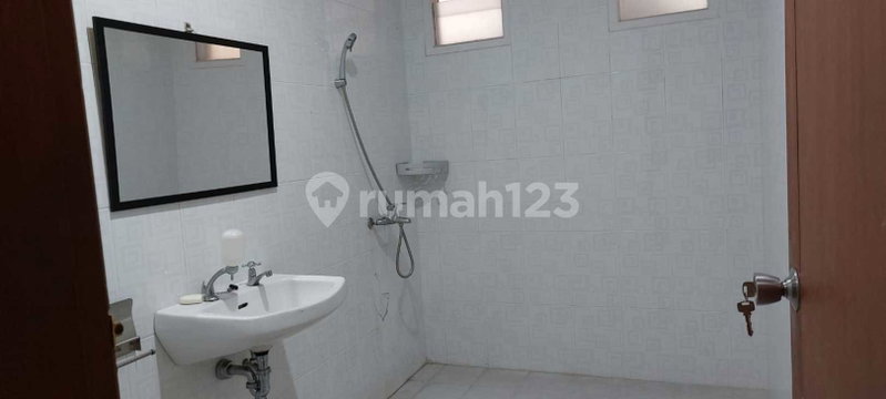 House for rent in Medan, Indonesia · Aura · 5 rooms, 3 baths