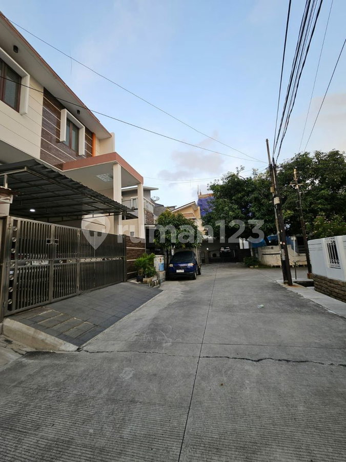 House for rent in West Jakarta, Indonesia · Kebon Jeruk · 3 rooms, 3 baths