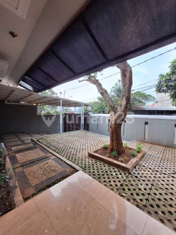 House for rent in West Jakarta, Indonesia · Kebon Jeruk · 3 rooms, 2 baths