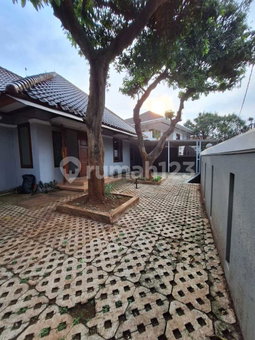 House for rent in West Jakarta, Indonesia · Kebon Jeruk · 3 rooms, 2 baths
