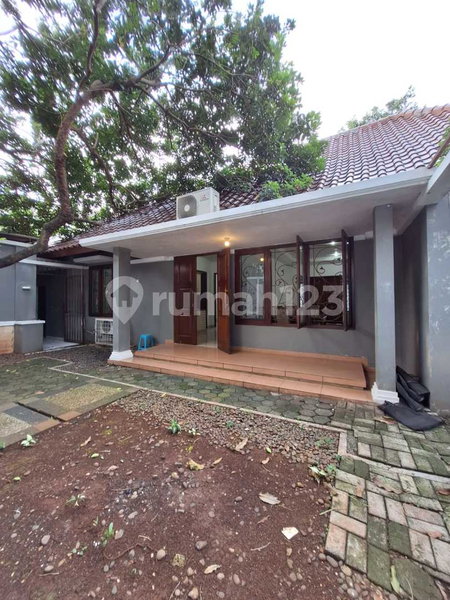 House for rent in West Jakarta, Indonesia · Kebon Jeruk · 3 rooms, 2 baths