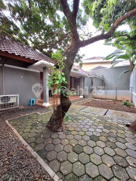 House for rent in West Jakarta, Indonesia · Kebon Jeruk · 3 rooms, 2 baths