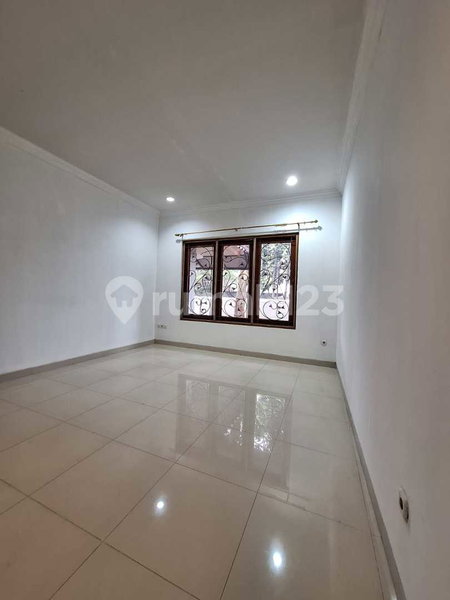 House for rent in West Jakarta, Indonesia · Kebon Jeruk · 3 rooms, 2 baths