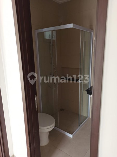 House for rent in West Jakarta, Indonesia · Kebon Jeruk · 3 rooms, 3 baths