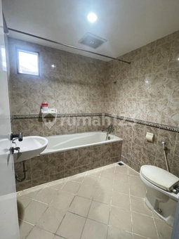 House for rent in Semarang, Indonesia · 4 rooms, 4 baths