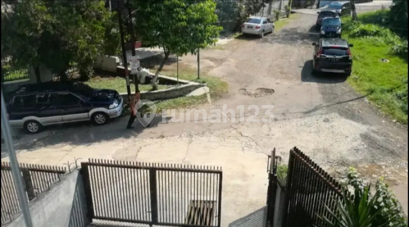House for rent in Bandung, Indonesia · 4 rooms, 3 baths
