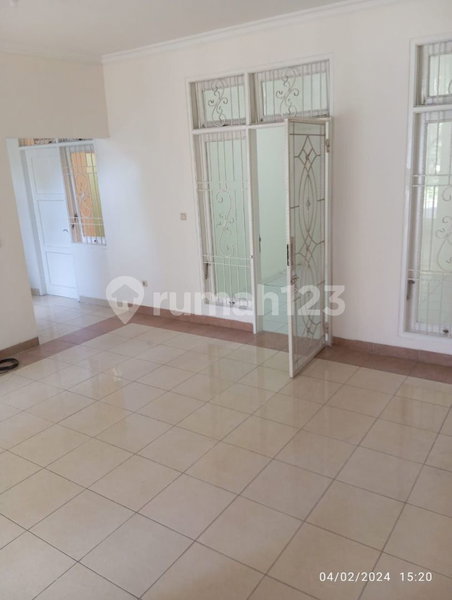 House for rent in Tangerang, Indonesia · Riding · 4 rooms, 2 baths