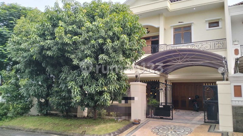 House for rent in Tangerang, Indonesia · Riding · 4 rooms, 4 baths