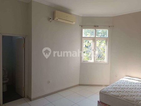 House for rent in North Jakarta, Indonesia · Penjaringan · 6 rooms, 6 baths