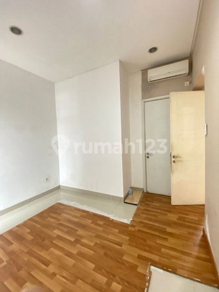 House for rent in Ciputat, Indonesia · Cengkareng · 4 rooms, 3 baths