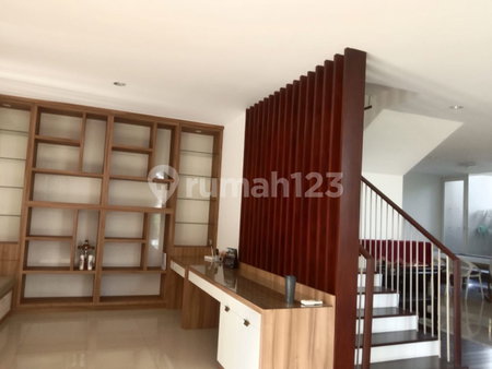 House for rent in Semarang, Indonesia · Banyumanik · 3 rooms, 3 baths