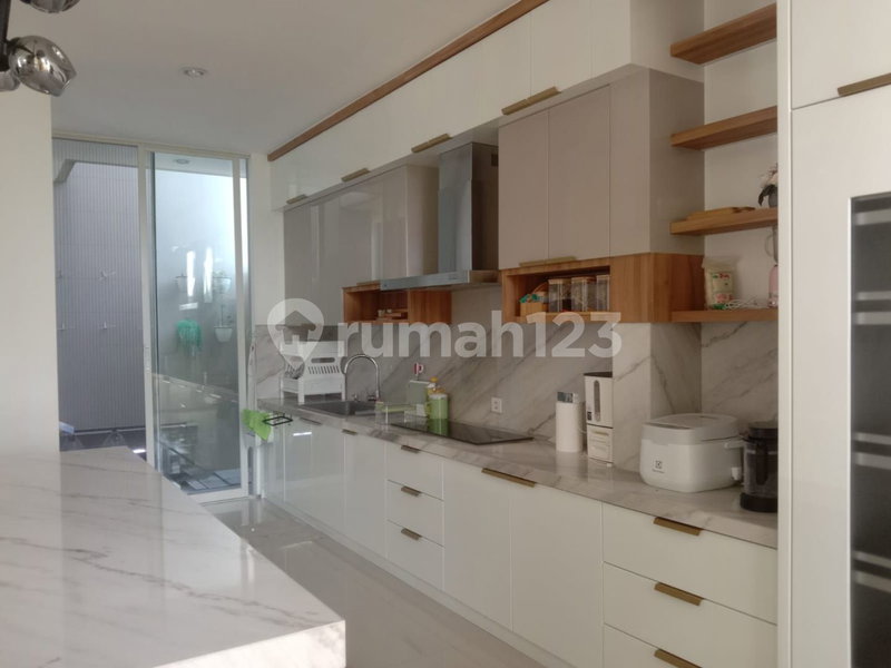 House for rent in Semarang, Indonesia · Banyumanik · 3 rooms, 3 baths
