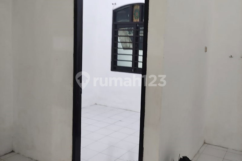 House for rent in Tangerang, Indonesia · Riding · 3 rooms, 2 baths