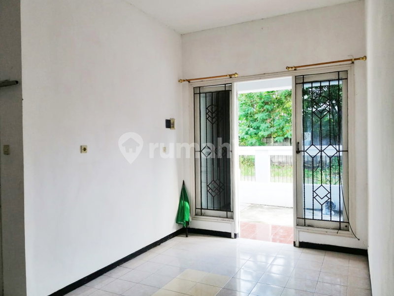 House for rent in Tangerang, Indonesia · Riding · 3 rooms, 2 baths