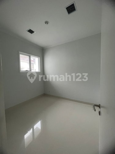 House for rent in Cikarang, Indonesia · 4 rooms, 3 baths