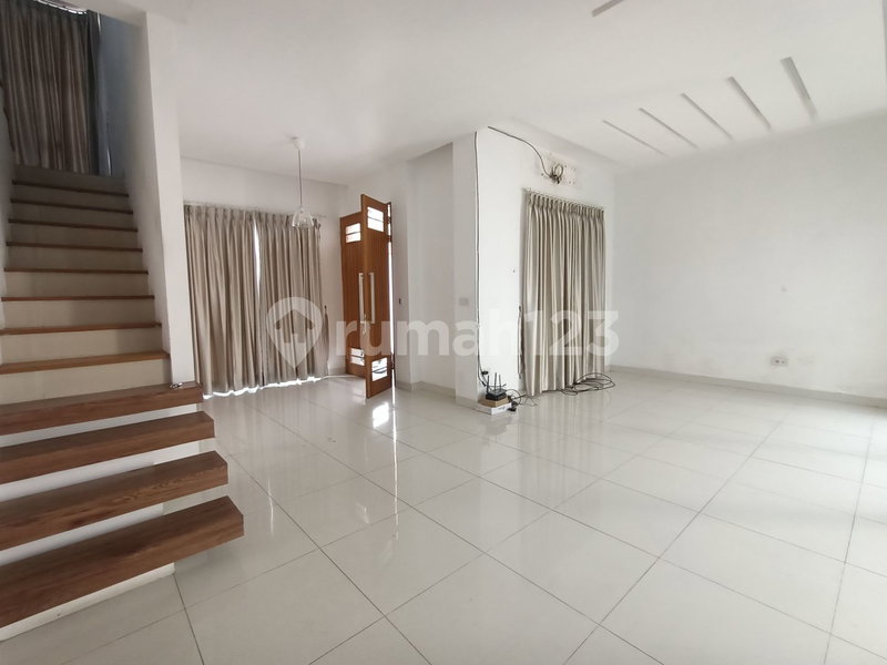 House for rent in Jakarta, Indonesia · Tebet · 3 rooms, 3 baths