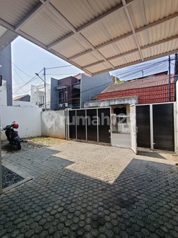 House for rent in Jakarta, Indonesia · Tebet · 3 rooms, 3 baths