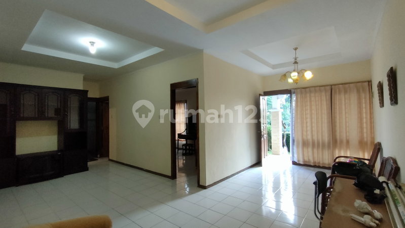 House for rent in Bandung, Indonesia · 5 rooms, 3 baths