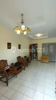 House for rent in Bandung, Indonesia · 5 rooms, 3 baths