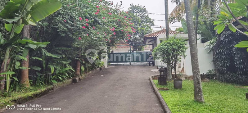 House for rent in Jakarta, Indonesia · Menteng · 5 rooms, 4 baths