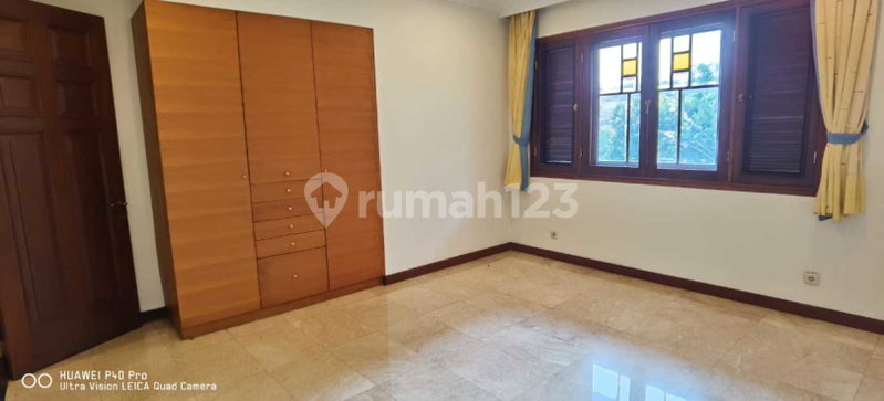House for rent in Jakarta, Indonesia · Menteng · 5 rooms, 4 baths