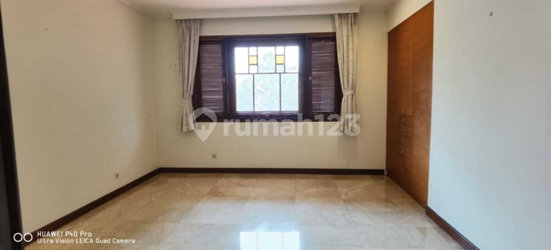 House for rent in Jakarta, Indonesia · Menteng · 5 rooms, 4 baths