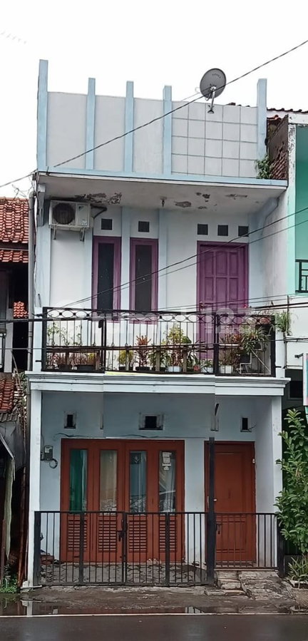 House for rent in Jakarta, Indonesia · Setiabudi · 3 rooms, 2 baths