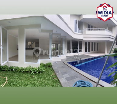 House for rent in South Jakarta, Indonesia · Kebayoran Lama · 5 rooms, 3 baths