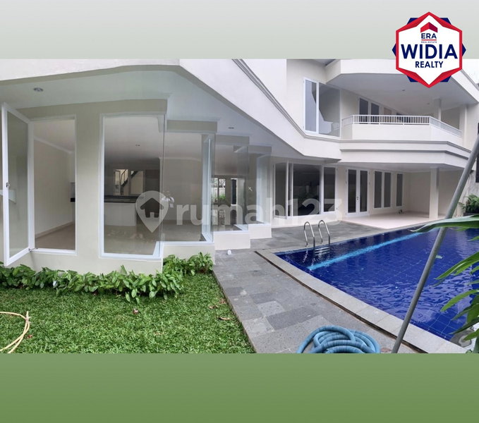 House for rent in South Jakarta, Indonesia · Kebayoran Lama · 5 rooms, 3 baths