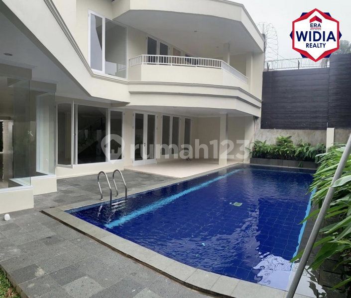 House for rent in South Jakarta, Indonesia · Kebayoran Lama · 5 rooms, 3 baths