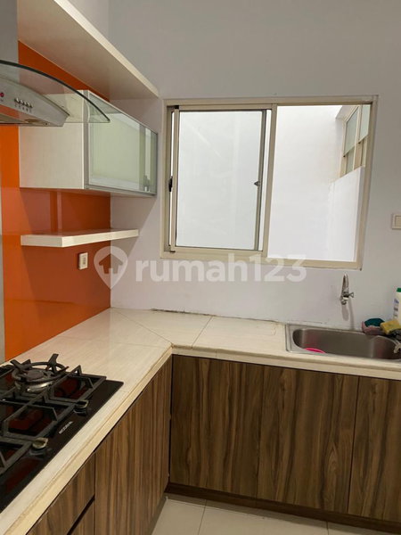 House for rent in North Jakarta, Indonesia · Penjaringan · 3 rooms, 4 baths