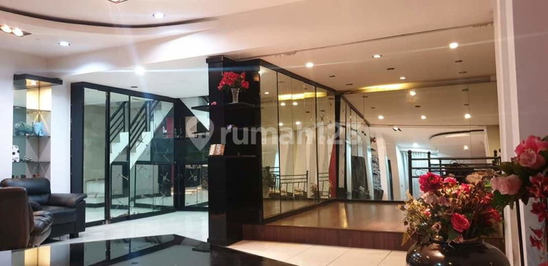 House for rent in Bandung, Indonesia · 4 rooms, 3 baths