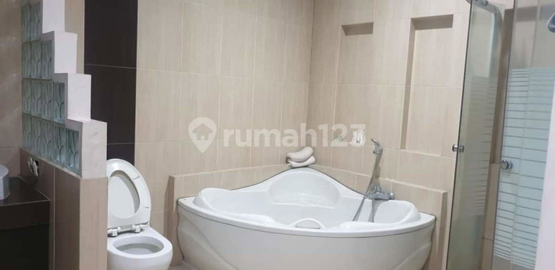 House for rent in Bandung, Indonesia · 4 rooms, 3 baths