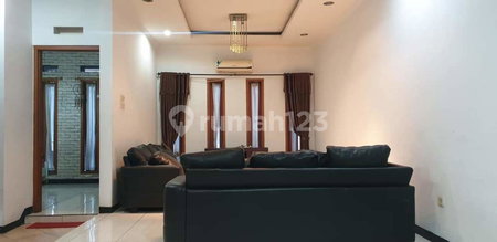 House for rent in Bandung, Indonesia · 4 rooms, 3 baths