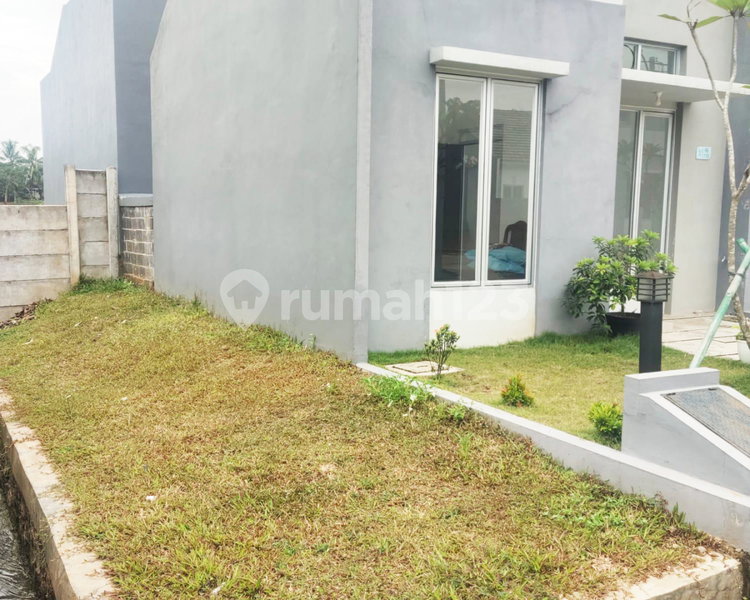 House for rent in Bandung, Indonesia · 2 rooms, 1 bath