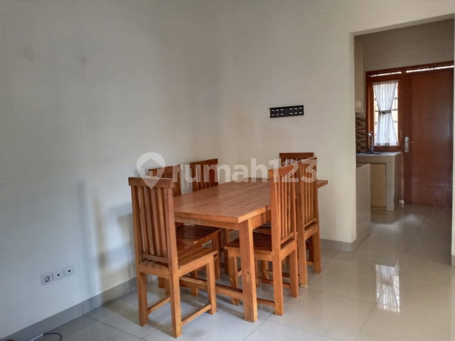 House for rent in Bandung, Indonesia · 4 rooms, 2 baths