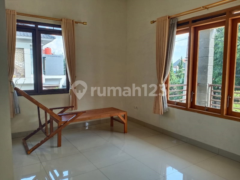 House for rent in Bandung, Indonesia · 4 rooms, 2 baths