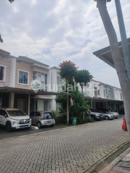 House for rent in West Jakarta, Indonesia · Cengkareng · 4 rooms, 4 baths