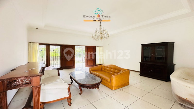 House for rent in Jakarta, Indonesia · Setiabudi · 5 rooms, 4 baths