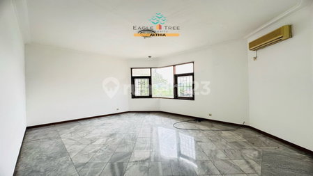 House for rent in Jakarta, Indonesia · Setiabudi · 5 rooms, 4 baths