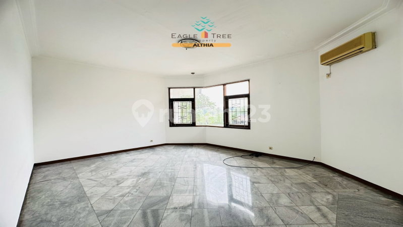 House for rent in Jakarta, Indonesia · Setiabudi · 5 rooms, 4 baths