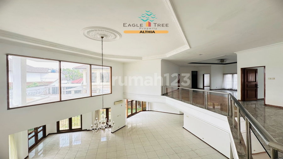 House for rent in Jakarta, Indonesia · Setiabudi · 5 rooms, 4 baths