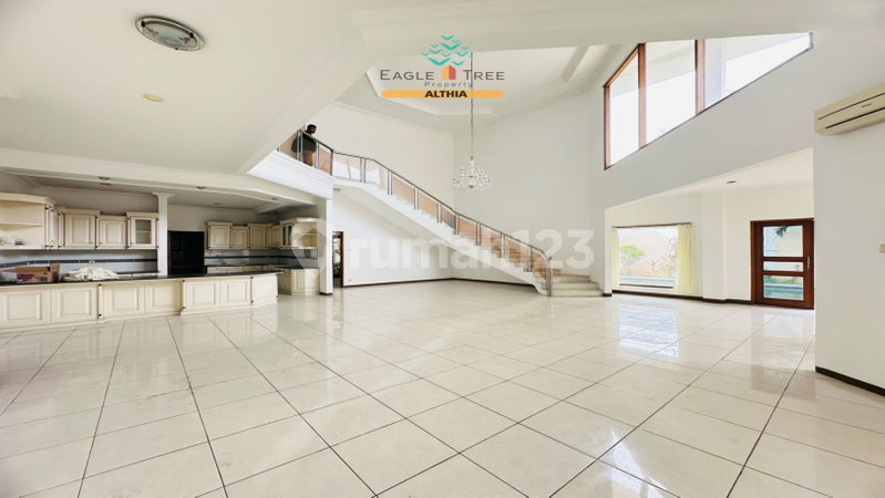 House for rent in Jakarta, Indonesia · Setiabudi · 5 rooms, 4 baths